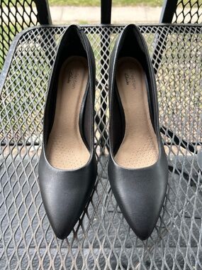 Clarks Illeana Pump Heels Size 8.5